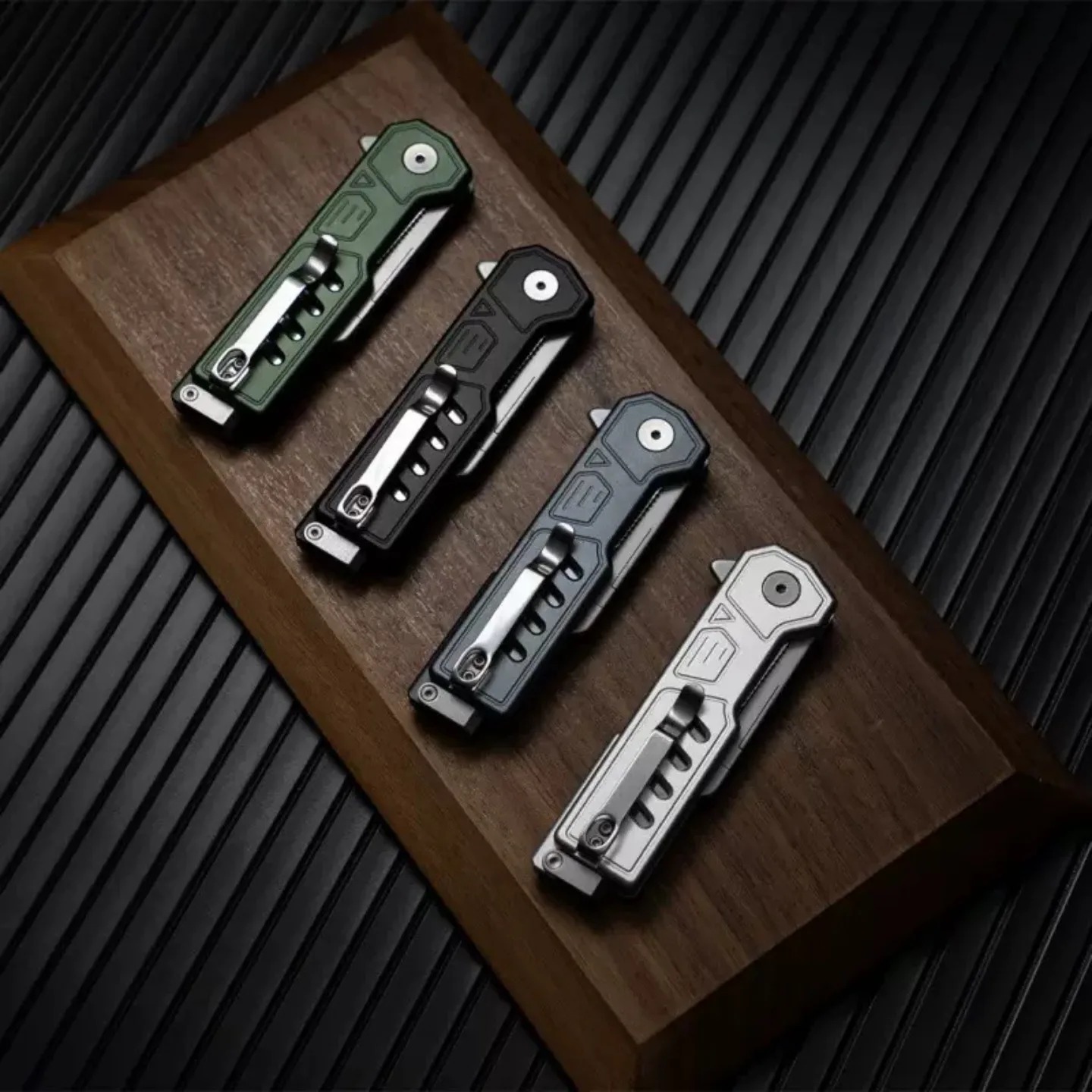 NUOVO Mini Taglierino EDC in L - Outdoor Lighting Expressions recensione e prezzo
