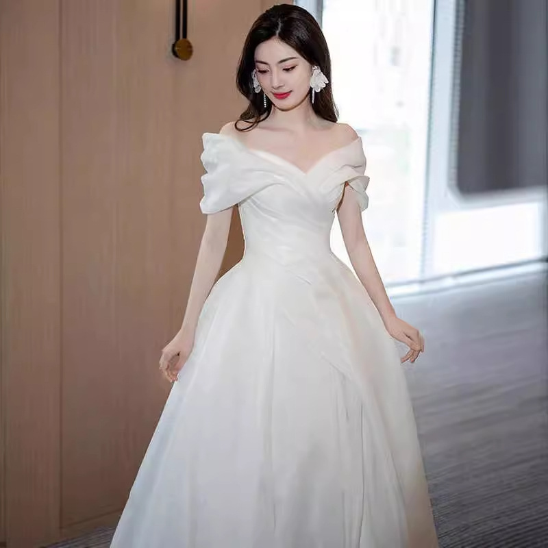 Abito da Sposa Leggero Stile F - Lighting Wedding Outdoor recensione e prezzo